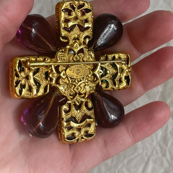 Chanel Gripoix Maltese Cross Season 23 Brooch - Picture 10 of 12